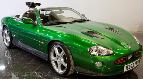 Jaguar XK8 Dezer Collection James Bond