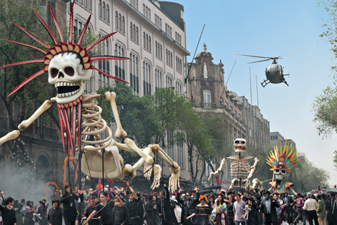 spectre mexico helicopter day of the dead