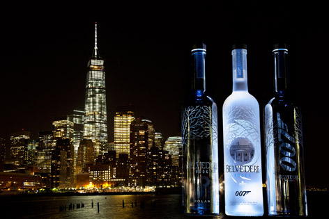 Belvedere Personalized Silver Sabre Luminous vodka - Magnum