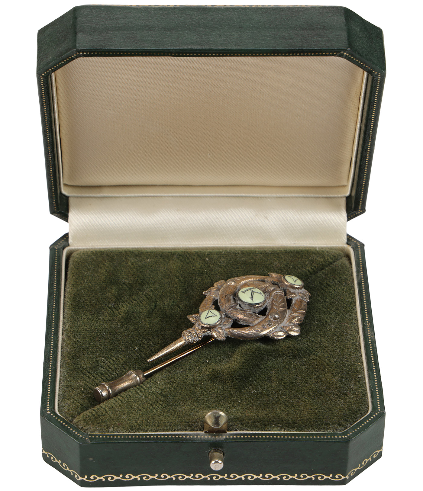 TWINE Sir Robert King's (David Calder) Lapel Badge