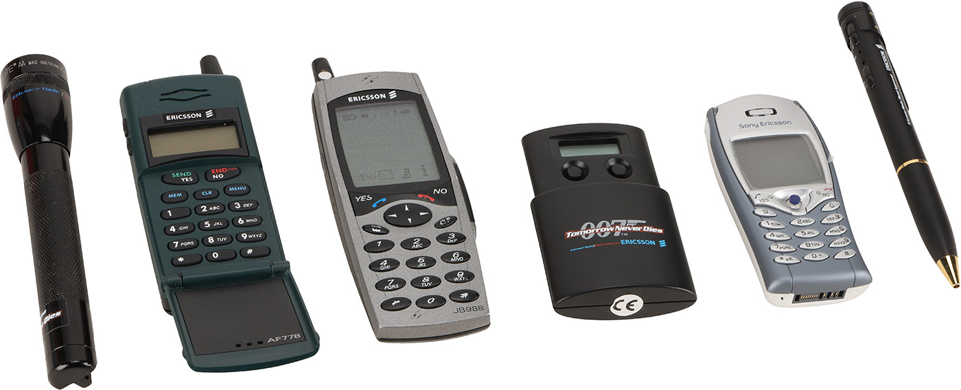 Tomorrow Never Dies (1997) Ericsson JB988 Gadget Phone