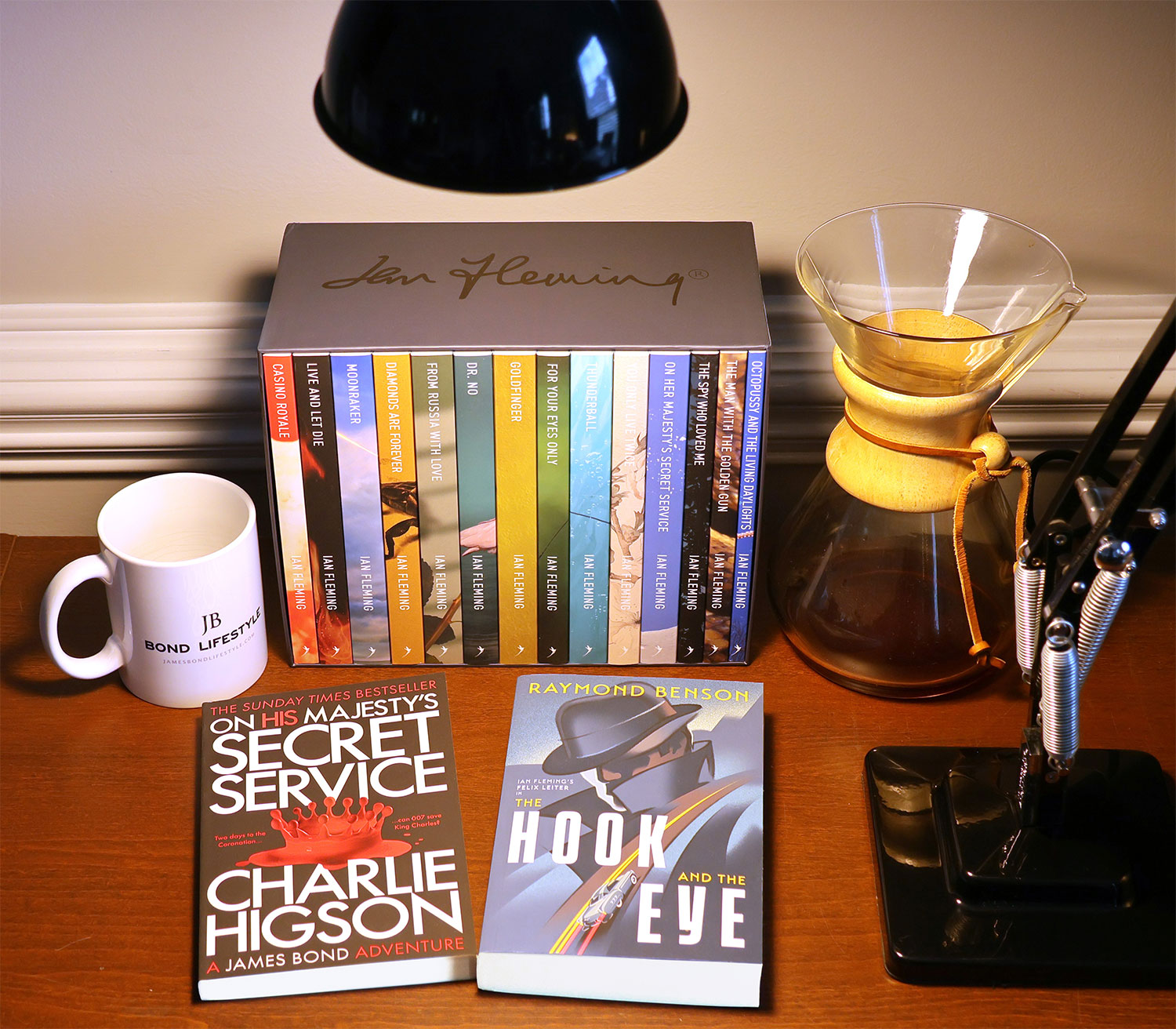 win ian fleming paperback box set