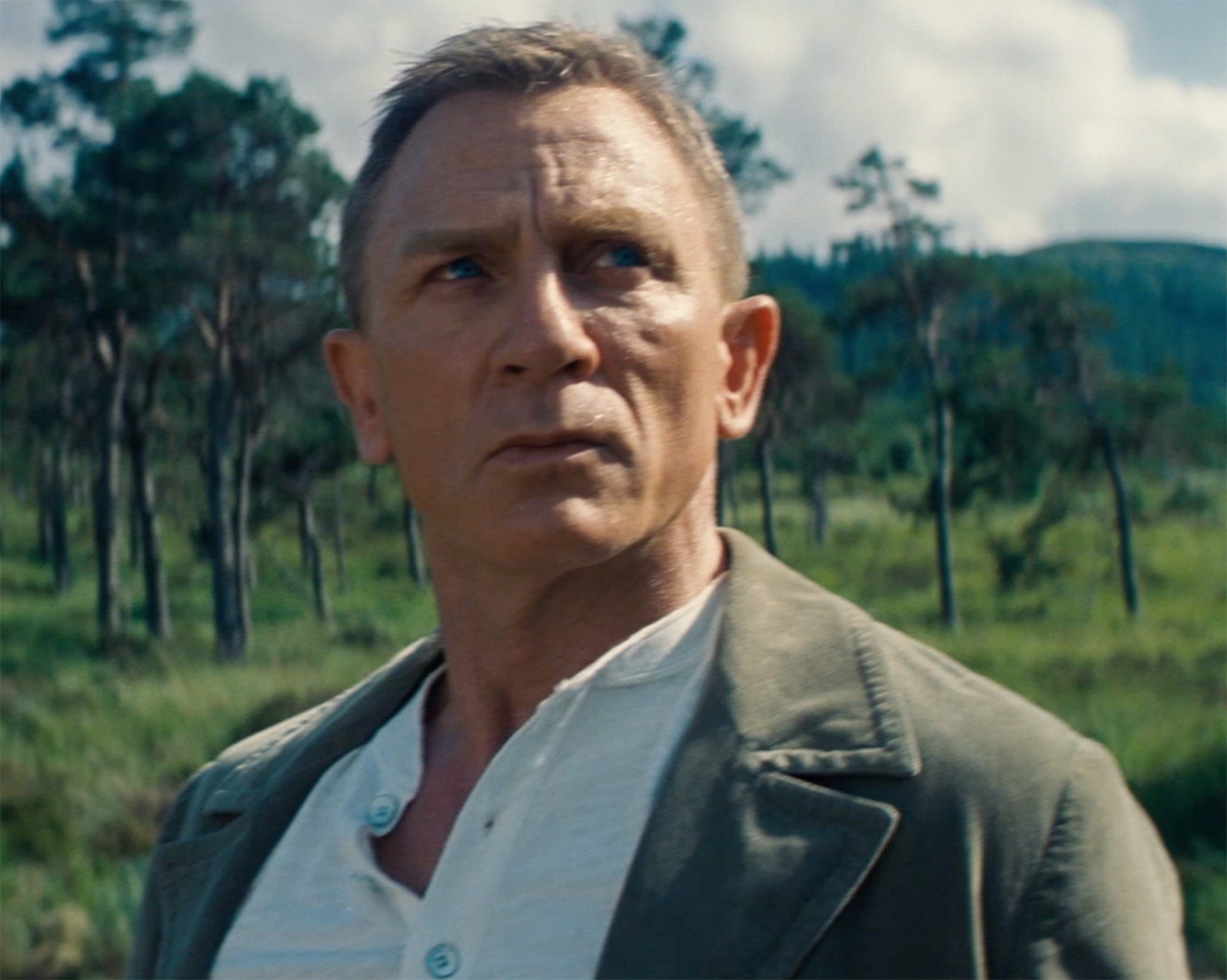 Daniel craig trench discount coat