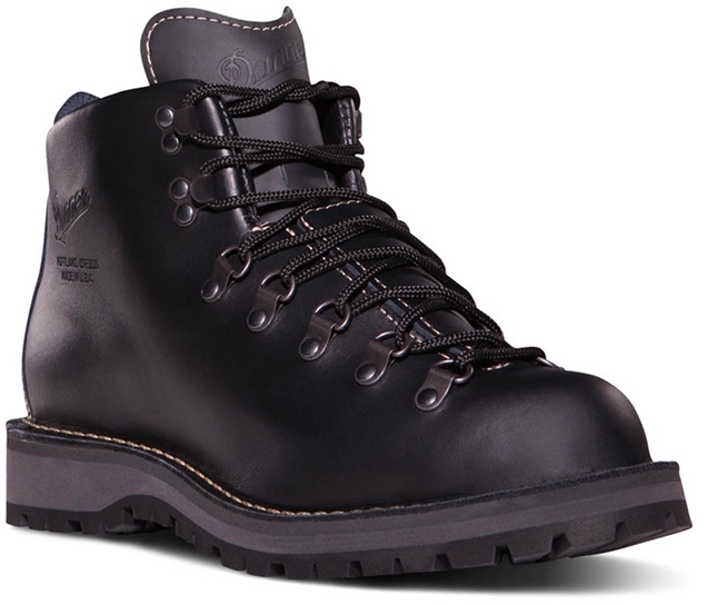 Danner Mountain Light II black boots | Bond Lifestyle